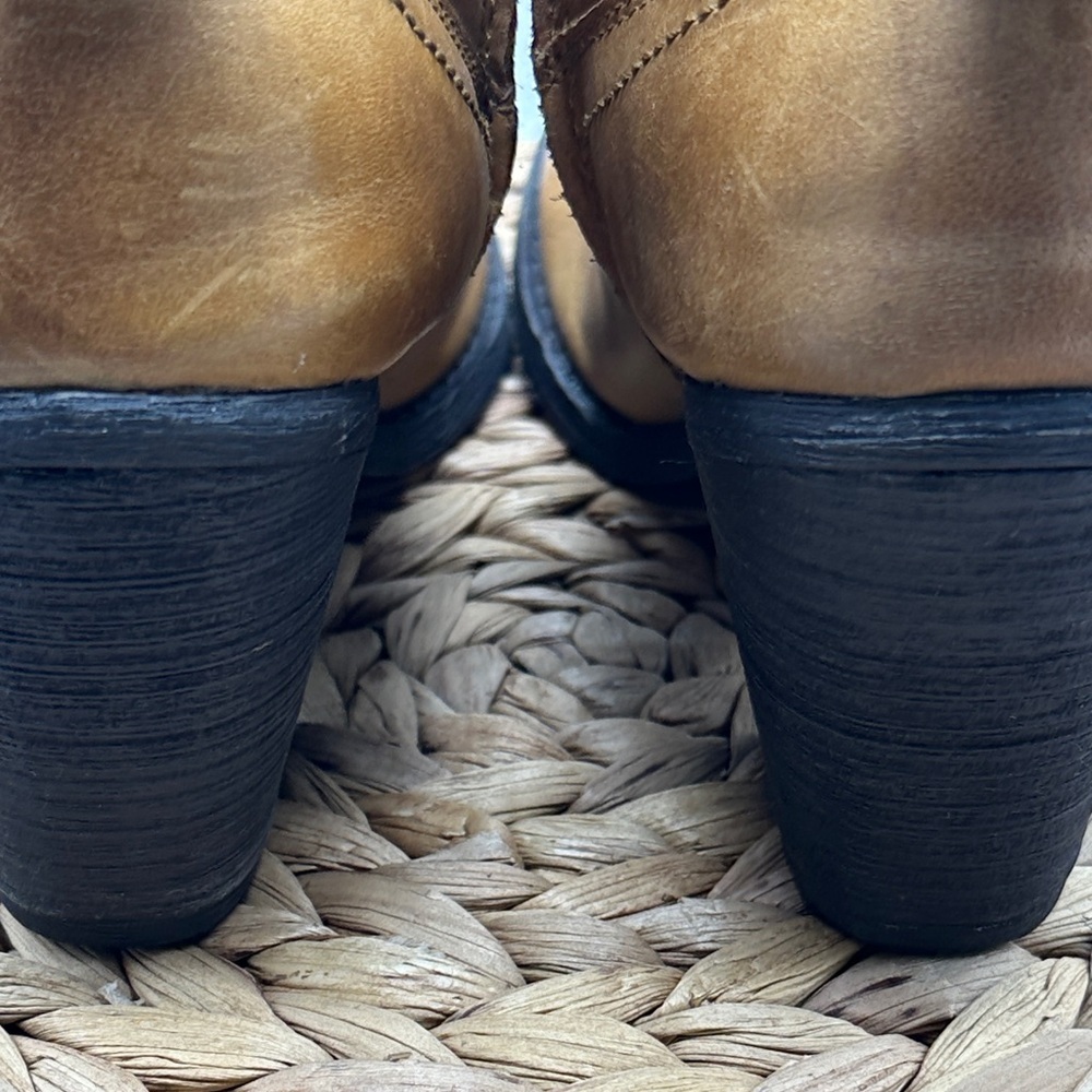 Seychelles Stylish Western Tan Leather Ankle Boots - Picture 6 of 9